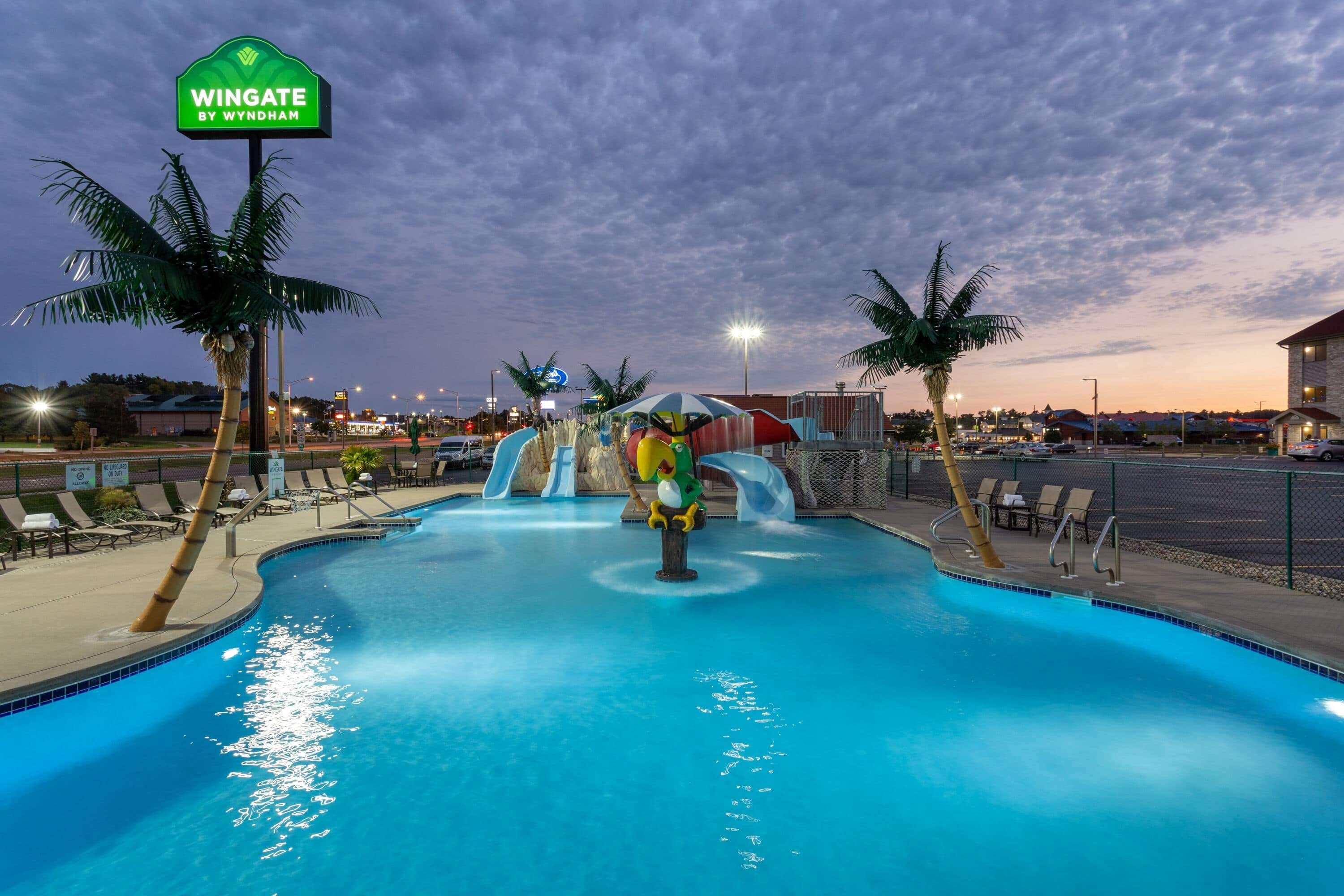 Wingate By Wyndham Wisconsin Dells Waterpark Hotel Exterior photo