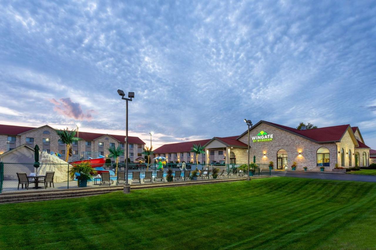 Wingate By Wyndham Wisconsin Dells Waterpark Hotel Exterior photo