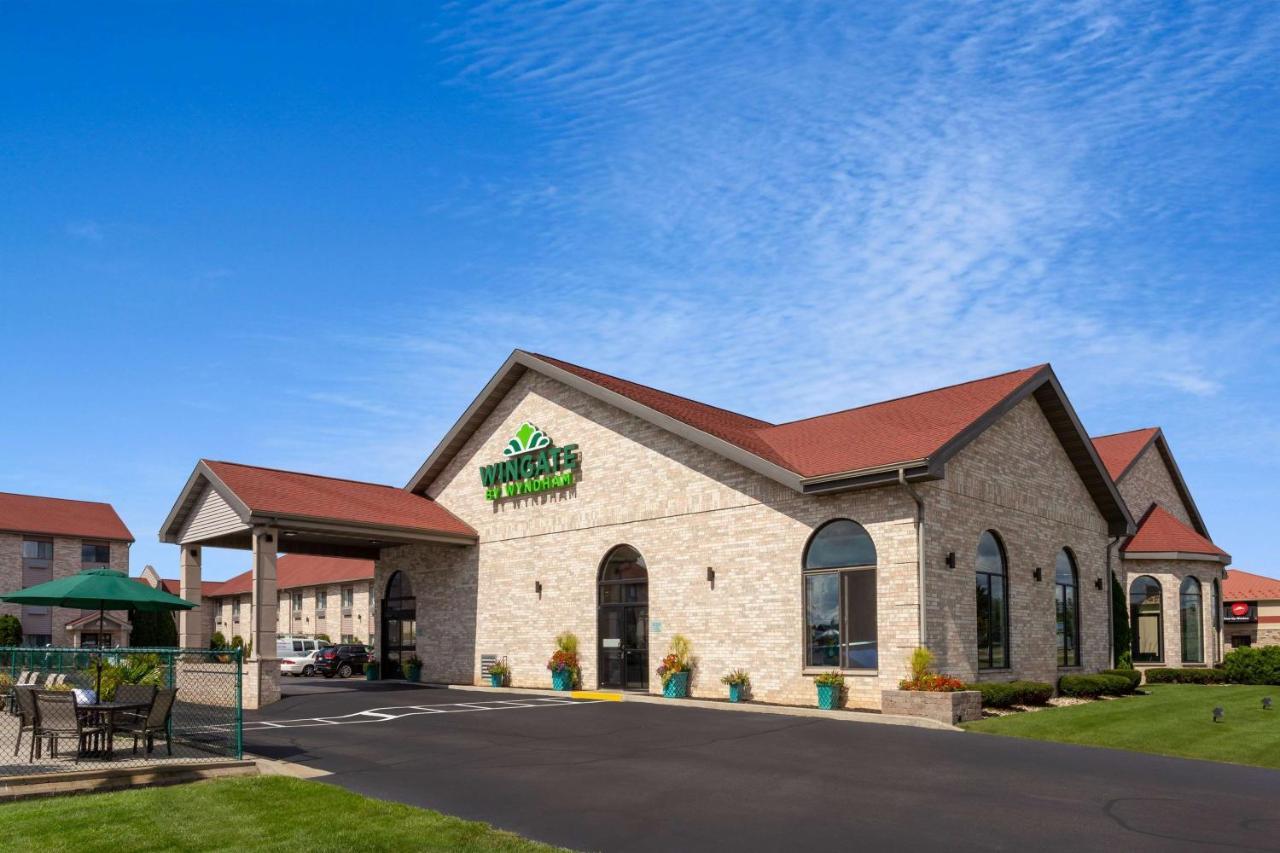 Wingate By Wyndham Wisconsin Dells Waterpark Hotel Exterior photo