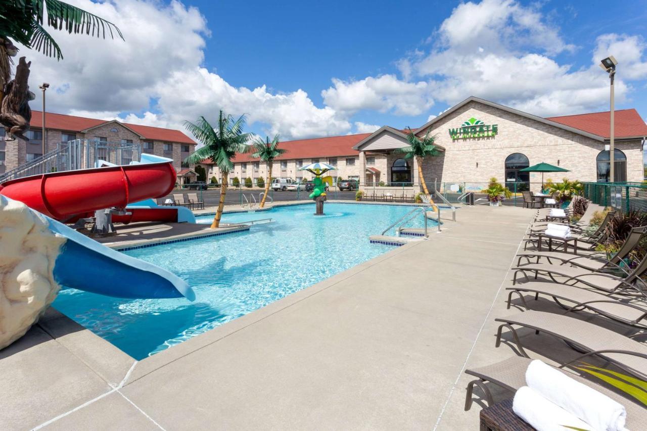 Wingate By Wyndham Wisconsin Dells Waterpark Hotel Exterior photo